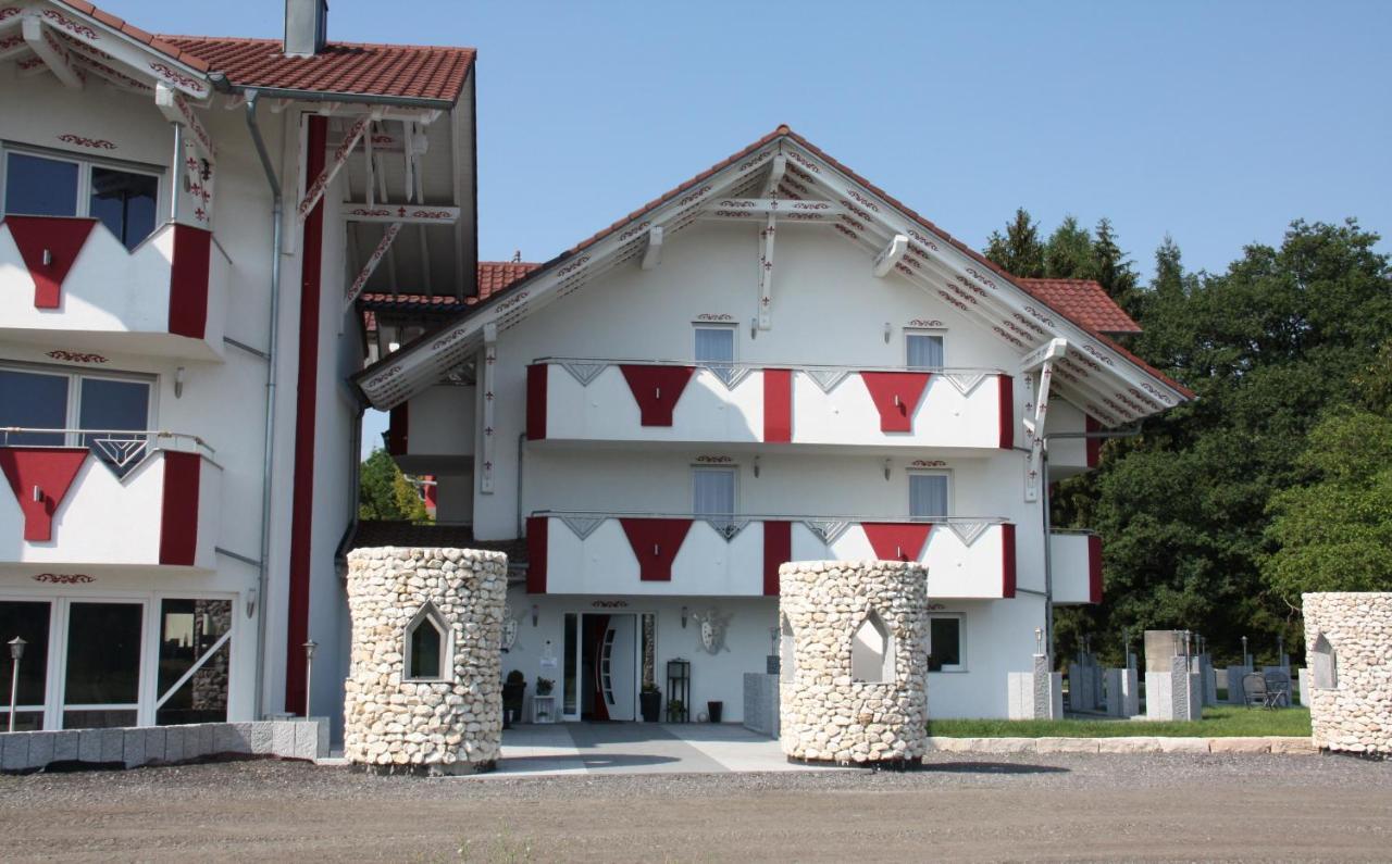 Zum Kreuzritter Aparthotel Wuestenrot Esterno foto