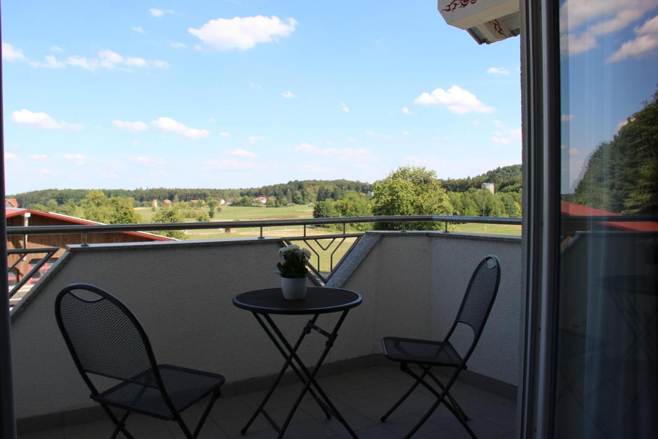 Zum Kreuzritter Aparthotel Wuestenrot Esterno foto