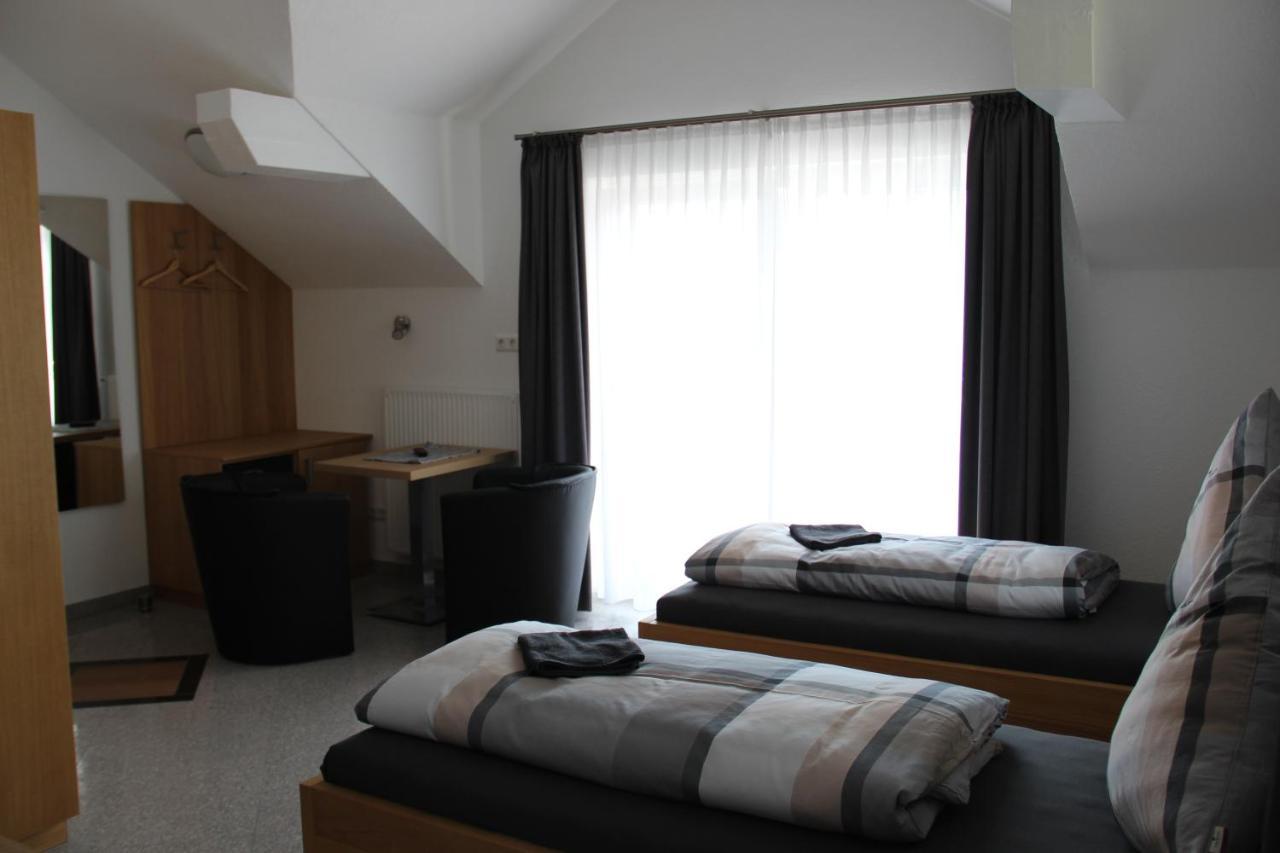 Zum Kreuzritter Aparthotel Wuestenrot Esterno foto